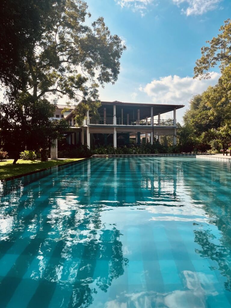 yala-blue-turtle-hotel-pool